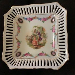 Small decorative plate